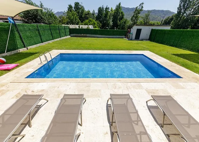 Lena Villa