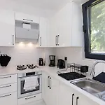 Lena Villa