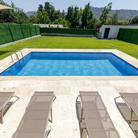 Lena Villa